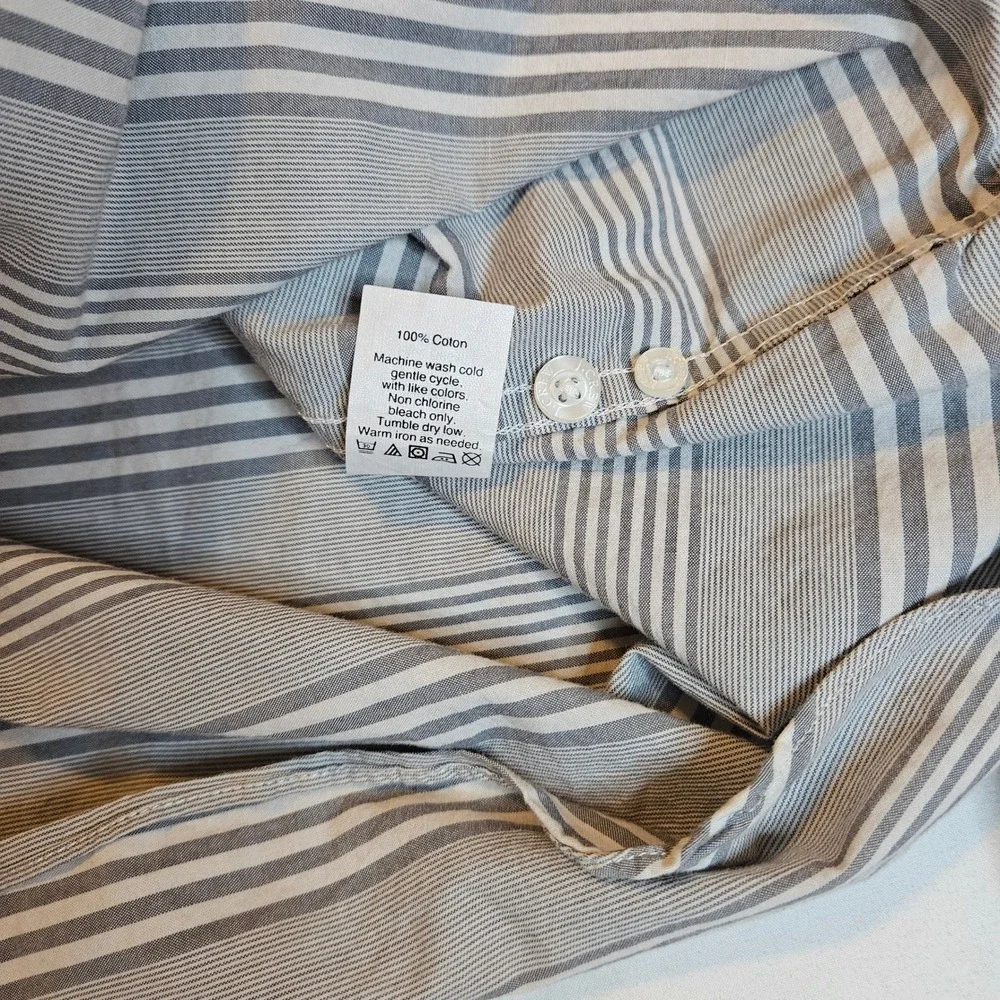J. Crew‎ Size Large Gray Striped Button-Up Shirt